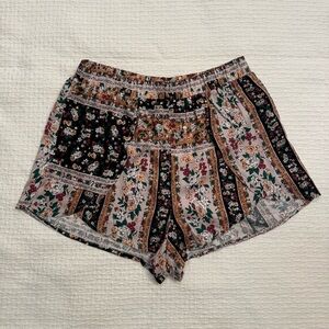 Wild Honey boho floral flowy shorts, new never worn ✨